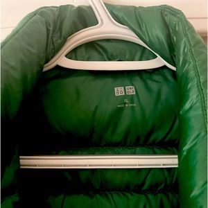Uniqlo ultra light down puffer jacket , green size large